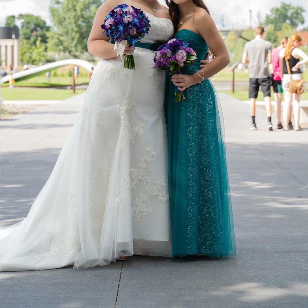 Teal beautiful formal gown! Prom?!? 💕